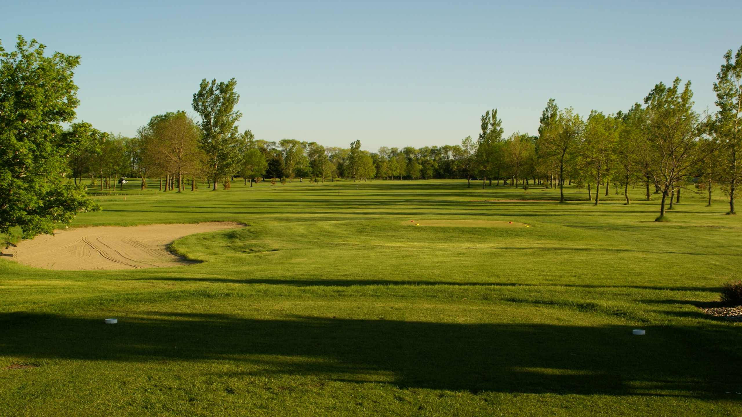 Wide fairway at Prairie View Community Golf Course